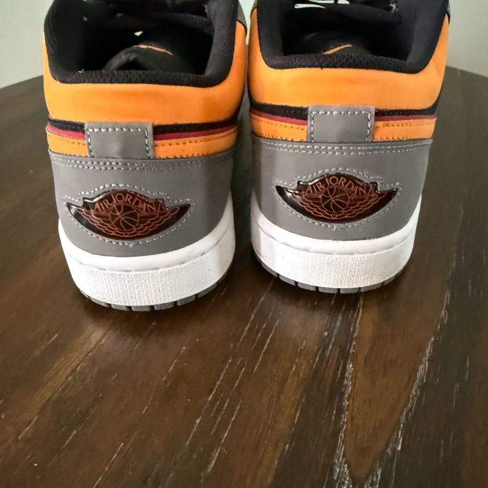 Men’s Air Jordan 1 Lows - Picture 3 of 7